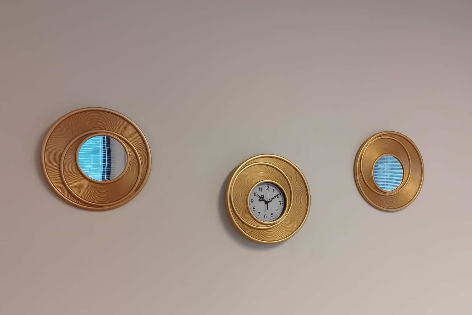 Seinäkello Vivid 3 kpl setti, 1 kello+2 peilit kulta 25x 25cm , 25x 25cm , 25x 25cm - Image 5